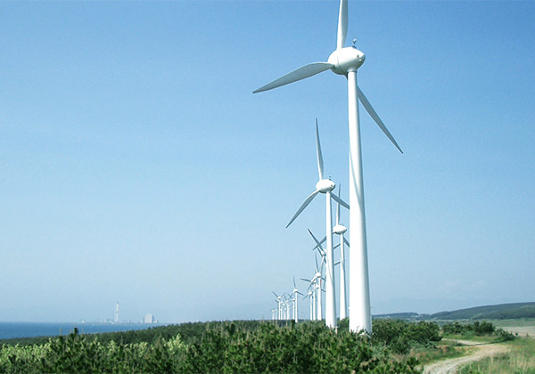 風力発電で工場やオフィスを稼働