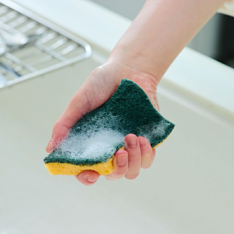 Le Chene & Le Roseau スカーリングスポンジ 2個入 使用イメージ